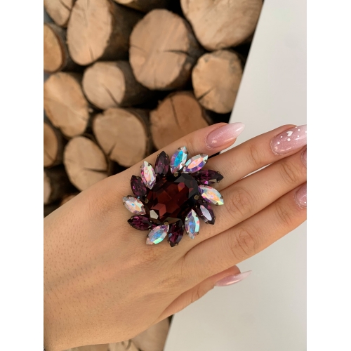 Modowy pierścionek kwiat z kamieniami Swarovski b