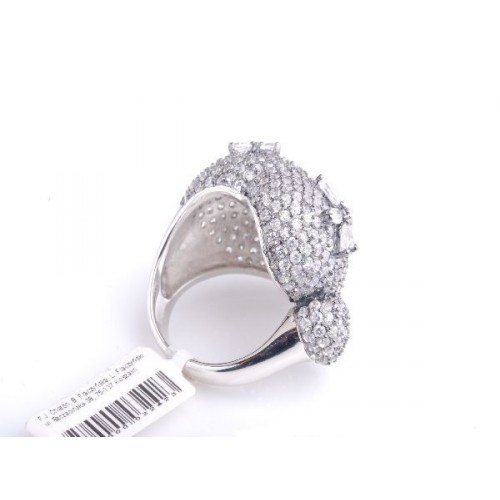 Pierścionek srebrny wysadzany białymi kryształami Swarovski