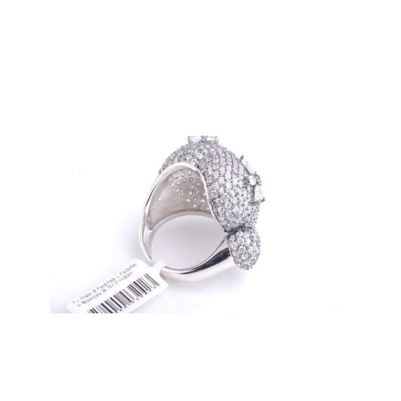 Pierścionek srebrny wysadzany białymi kryształami Swarovski
