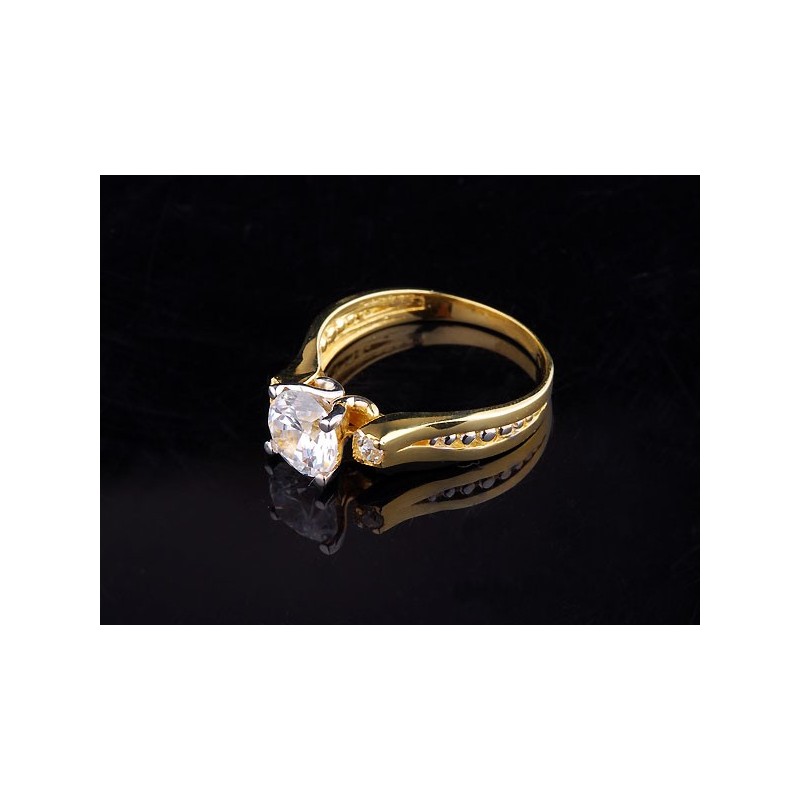 Pierścionek złoty z cyrkoniami na zaręczyny - piękny wzór